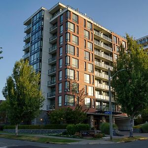 Oswego Hotel